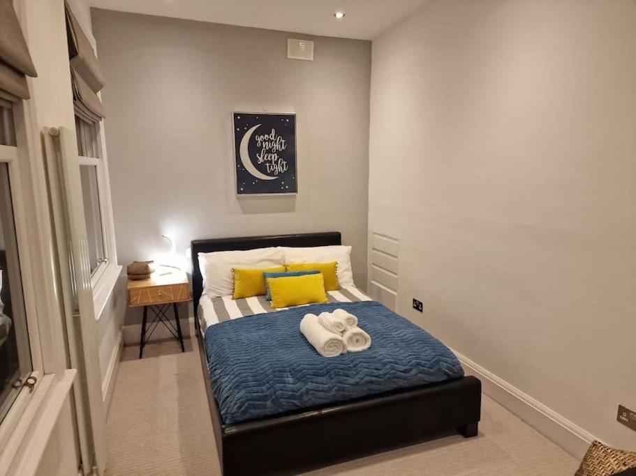 Quintessentially 'London' Flat Exterior photo