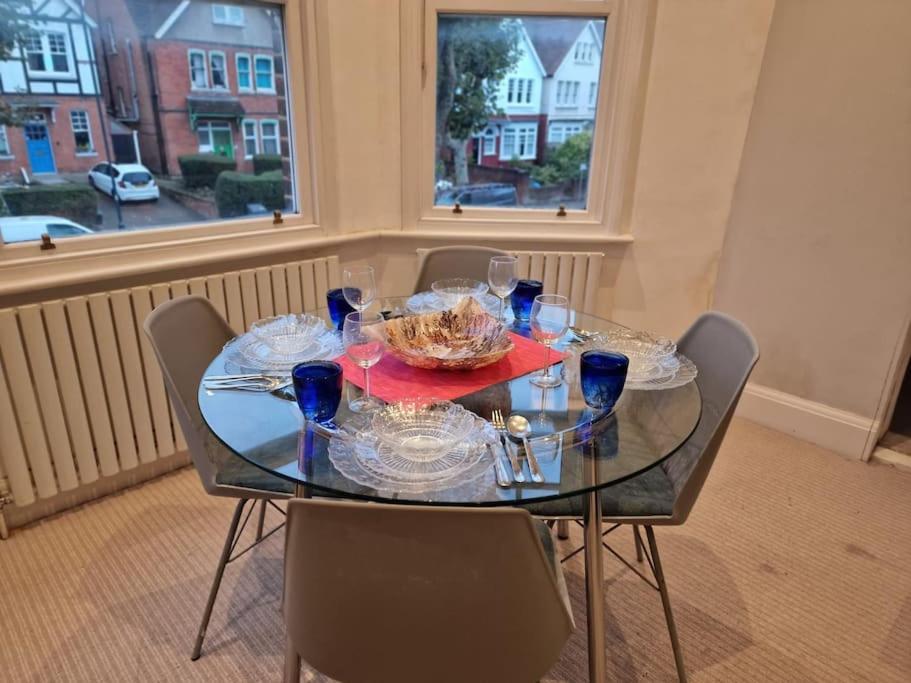 Quintessentially 'London' Flat Exterior photo